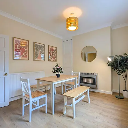 Cosy Retreat Near Centre Free Parking ヨーク