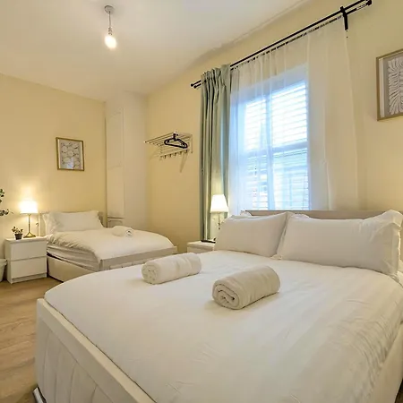 Cosy Retreat Near Centre Free Parking