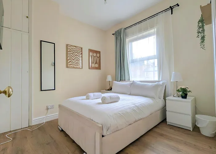 Cosy Retreat Near Centre Free Parking