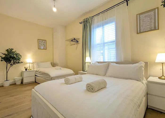 Cosy Retreat Near Centre Free Parking