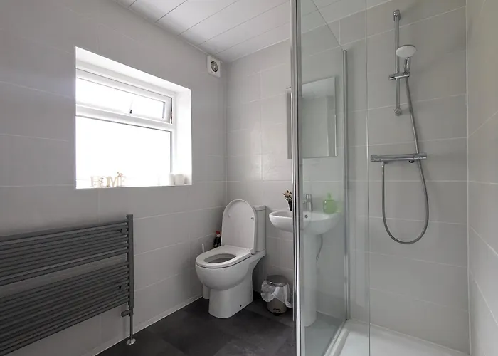 Cosy Retreat Near Centre Free Parking Hébergement de vacances