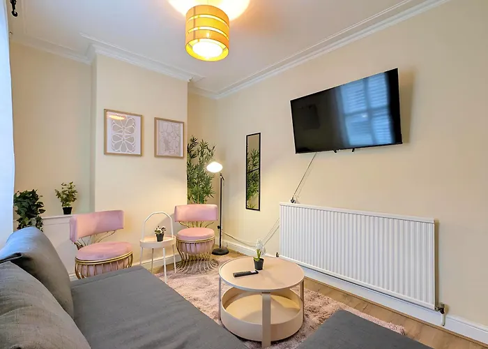 Cosy Retreat Near Centre Free Parking Hébergement de vacances