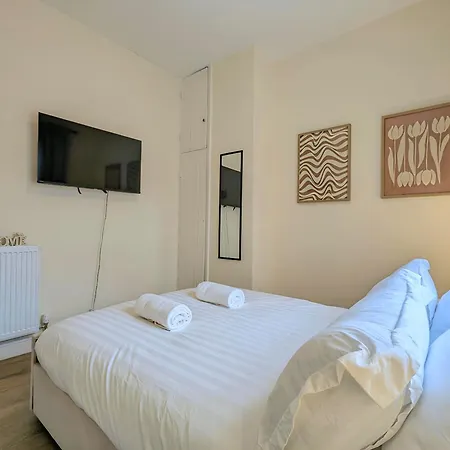 Cosy Retreat Near Centre Free Parking *